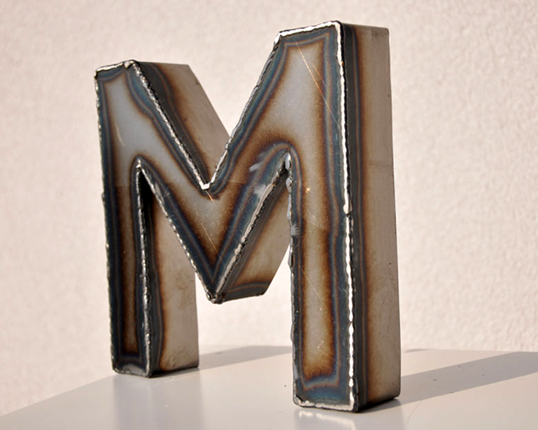 Metall Buchstabe M 20 cm